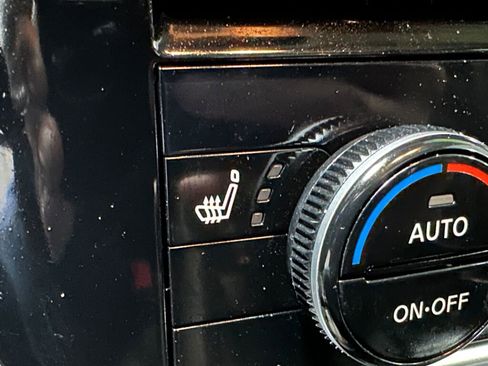 Used 2023 Nissan Rogue SV w/ SV Premium Package image 15