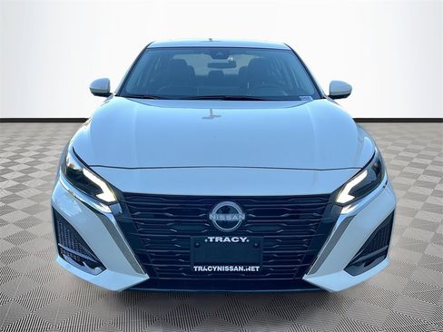 New 2025 Nissan Altima 2.5 SL image 2