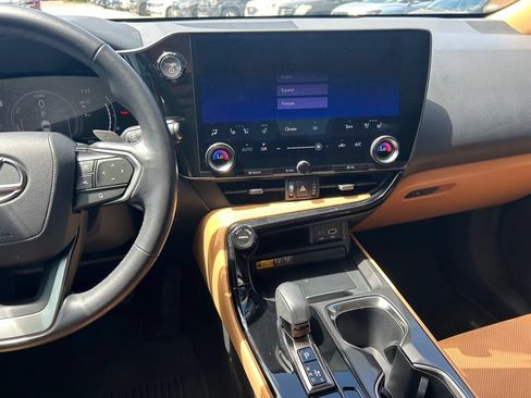 Used 2025 Lexus NX 350h AWD w/ Accessory Package (2T) image 17