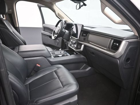 Used 2024 Ford Expedition XLT RWD image 24