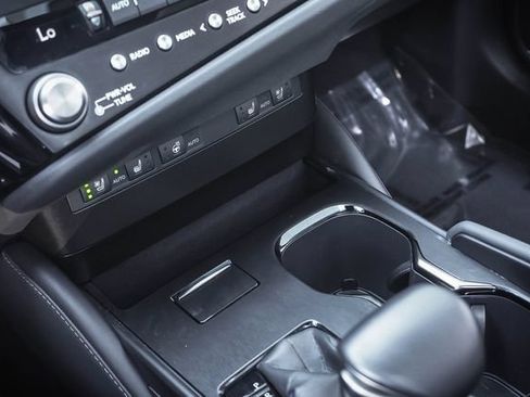 Certified 2025 Lexus ES 350 w/ Premium Package FWD image 17