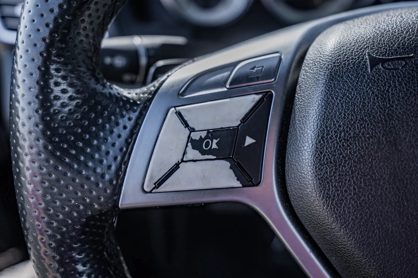 Used 2015 Mercedes-Benz E 550 Coupe w/ Premium 1 Package image 24