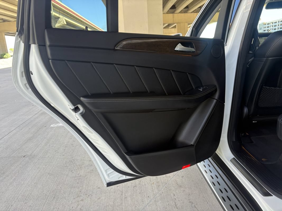 Used 2015 Mercedes-Benz GL 450 4MATIC image 28
