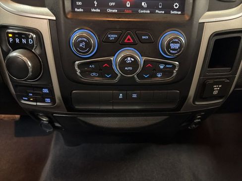 Used 2019 RAM 1500 Classic SLT w/ Luxury Group image 20
