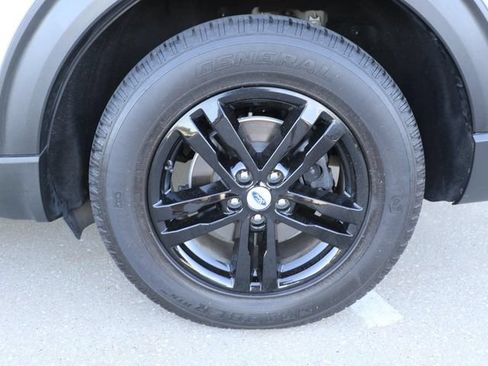 Used 2021 Ford Explorer XLT AWD/4WD image 8
