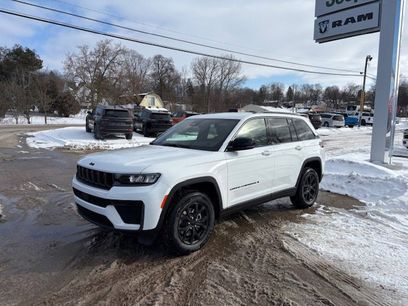 New 2026 Jeep Grand Cherokee Altitude