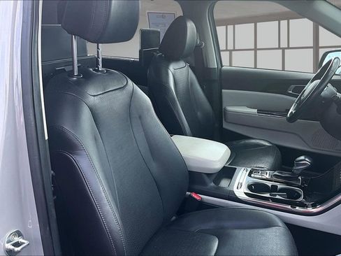 Used 2022 Kia Carnival SX Prestige FWD image 8