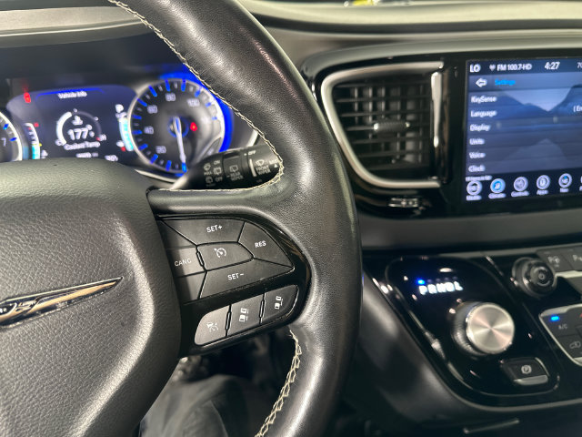 Used 2020 Chrysler Pacifica Touring-L w/ Advanced Safetytec Group AWD/4WD image 19