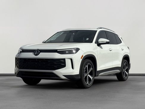 New 2026 Volkswagen Tiguan SE image 1