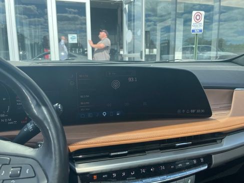 Used 2024 Cadillac XT4 Premium Luxury w/ Active Safety Package AWD/4WD image 9