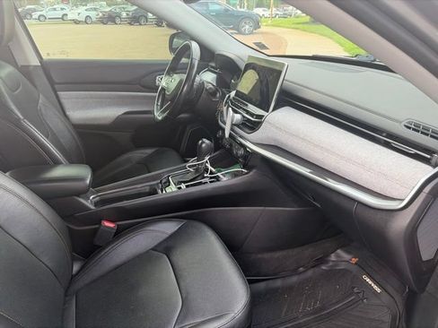 Used 2022 Jeep Compass Latitude AWD/4WD image 8