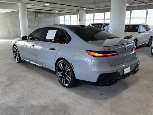 Used 2025 BMW 760i xDrive w/ Executive Package AWD/4WD image 6