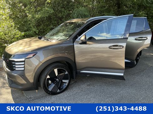 Used 2025 Nissan Kicks SR image 32