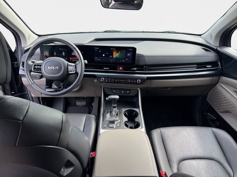 Used 2025 Kia Carnival FWD image 15