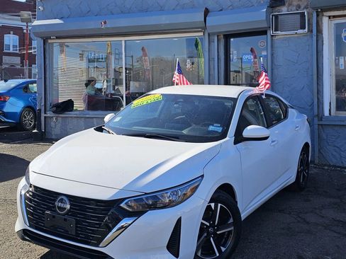 Used 2025 Nissan Sentra SV image 3