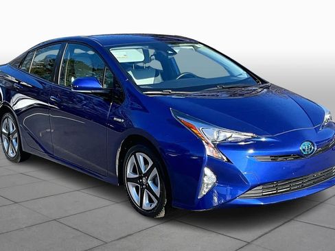 Used 2016 Toyota Prius Three Touring image 2
