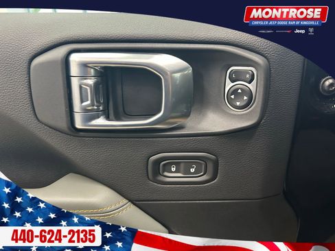 New 2025 Jeep Gladiator Mojave image 10