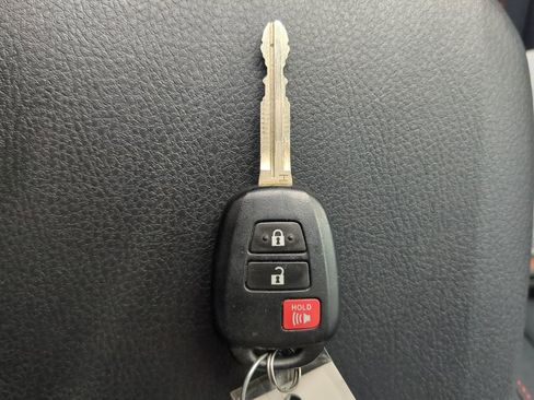 Used 2023 Toyota Tacoma SR5 image 33