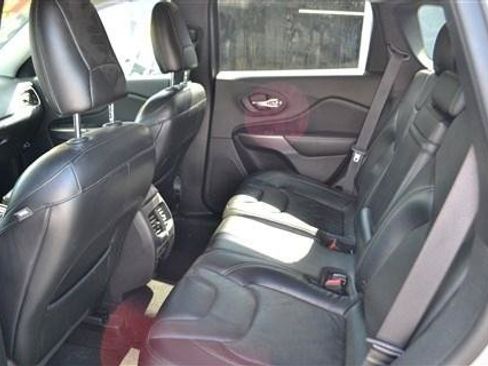 Used 2019 Jeep Cherokee Limited FWD image 18