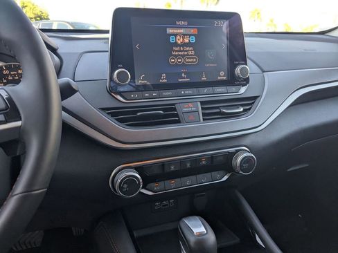 Used 2025 Nissan Altima 2.5 SR image 19