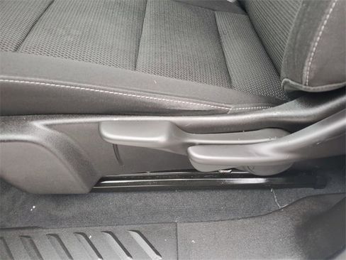 Used 2024 GMC Canyon Elevation w/ Convenience Package image 18