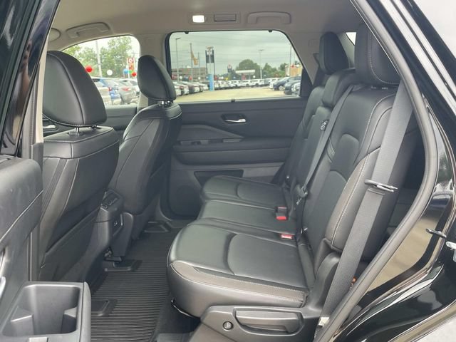 Used 2024 Nissan Pathfinder SL FWD image 8