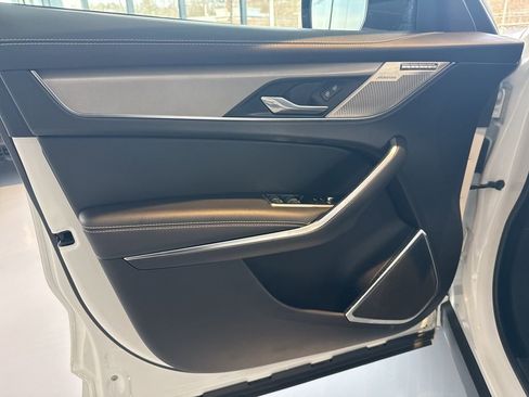 Used 2025 Jaguar F-PACE R-Dynamic S image 19