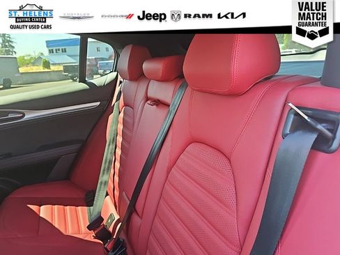 Used 2024 Alfa Romeo Stelvio Veloce AWD/4WD image 30