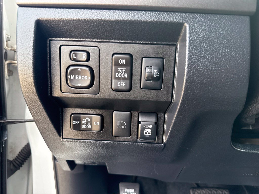 Used 2019 Toyota Tundra SR5 w/ TRD Sport Package AWD/4WD image 17