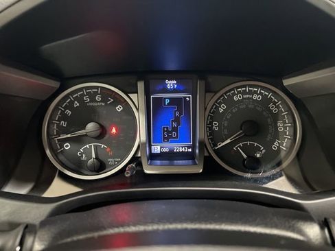 Used 2020 Toyota Tacoma SR5 w/ Technology Package image 8