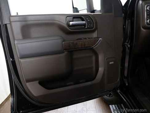 Used 2022 GMC Sierra 2500 Denali w/ Denali Black Diamond Edition image 29