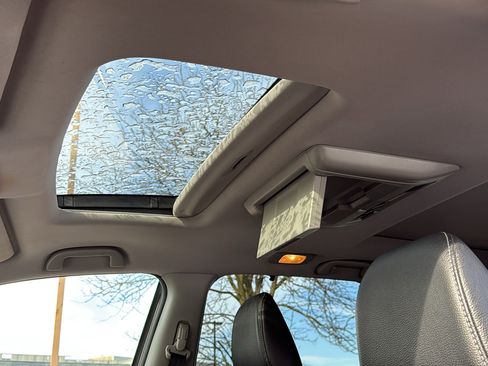 Used 2017 Honda Pilot Elite image 28