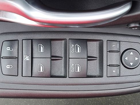 Used 2022 Jeep Cherokee Trailhawk w/ Sun, Sound & Nav Group AWD/4WD image 27