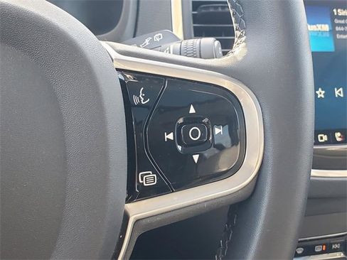 Used 2023 Volvo XC90 B5 Core w/ Protection Package Premier image 21