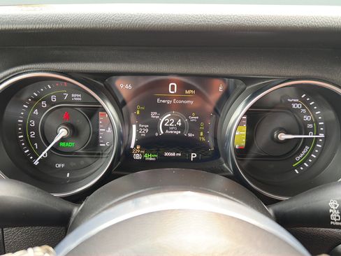Used 2021 Jeep Wrangler Unlimited Sahara AWD/4WD image 17