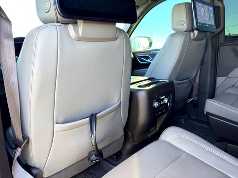 Used 2021 GMC Yukon SLT w/ SLT Premium Package image 21