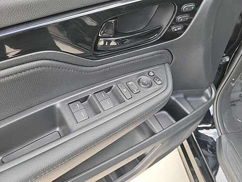 Used 2023 Honda Odyssey Elite image 17