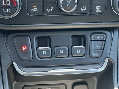 Used 2021 GMC Terrain SLT w/ Infotainment Package II FWD image 30