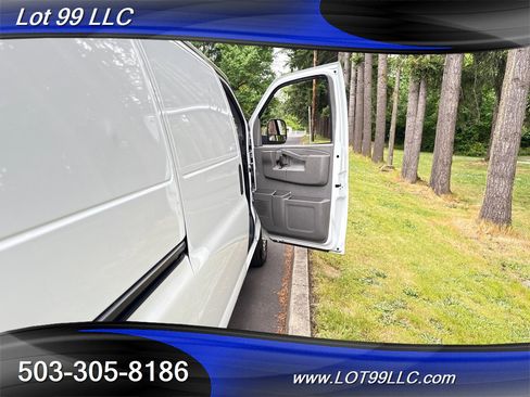 Used 2019 Chevrolet Express 3500 w/ Driver Convenience Package image 45