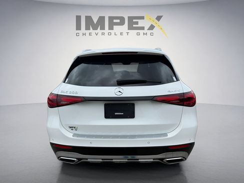 Used 2023 Mercedes-Benz GLC 300 4MATIC w/ Exclusive Trim Package image 4