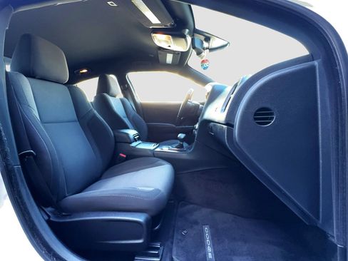 Used 2017 Dodge Charger SXT w/ Blacktop Package RWD image 33