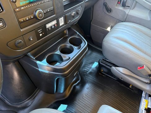 Used 2018 GMC Savana 3500 w/ Driver Convenience Package RWD image 13