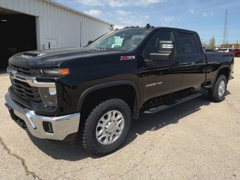 Used 2024 Chevrolet Silverado 2500 LT AWD/4WD image 31