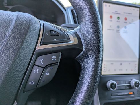 Used 2023 Ford Edge SEL image 16