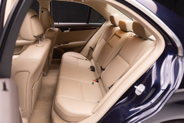 Used 2011 Mercedes-Benz C 300 4MATIC Sedan image 11