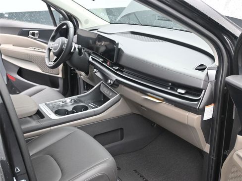 New 2026 Kia Carnival LXS image 10