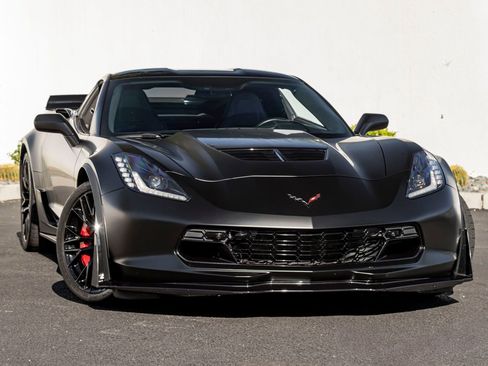Used 2016 Chevrolet Corvette Z06 w/ 3LZ Preferred Equipment Group RWD image 4