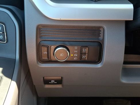 Used 2025 Ford F250 XLT AWD/4WD image 22