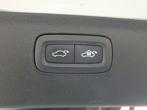 Certified 2024 Volvo XC90 B5 Plus w/ Protection Package Premier image 12