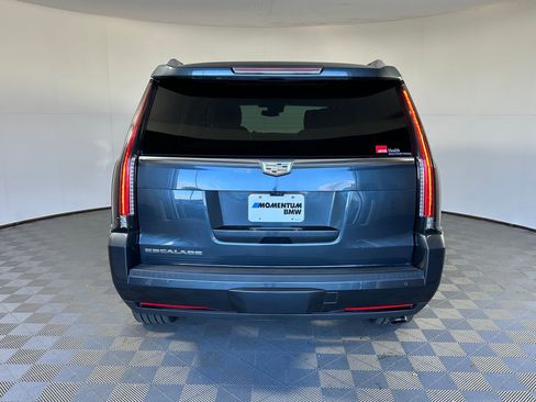 Used 2019 Cadillac Escalade Luxury image 8